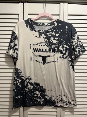 Men's Black & White Graphic Tee